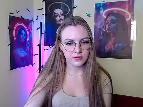 Snapshot of _AlMamiyy_ chatting on September 2025 01:34:02 PM AlMamiyy online show from September 2025 01:34:02 PM