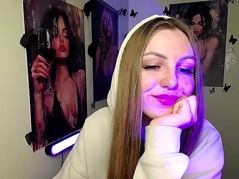 Snapshot of _AlMamiyy_ chatting on September 2025 01:05:02 PM AlMamiyy online show from September 2025 01:05:02 PM