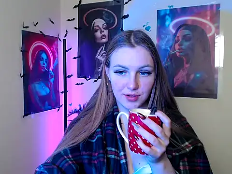 Snapshot of _AlMamiyy_ chatting on October 2025 01:08:02 PM AlMamiyy online show from October 2025 01:08:02 PM