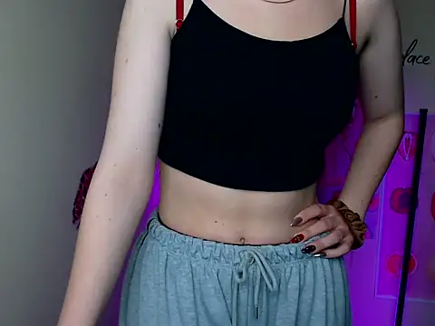 Snapshot of _AlMamiyy_ chatting on October 2025 01:00:02 PM AlMamiyy online show from October 2025 01:00:02 PM