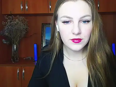 Snapshot of _AlMamiyy_ chatting on November 2025 08:39:02 AM AlMamiyy online show from November 2025 08:39:02 AM