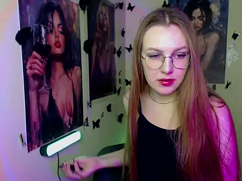 Snapshot of _AlMamiyy_ chatting on November 2025 01:20:01 PM AlMamiyy online show from November 2025 01:20:01 PM