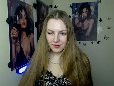 Snapshot of _AlMamiyy_ chatting on November 2025 01:43:01 PM AlMamiyy online show from November 2025 01:43:01 PM