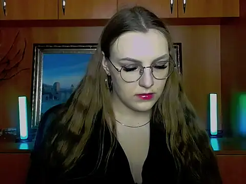 Snapshot of _AlMamiyy_ chatting on December 2025 01:20:02 PM AlMamiyy online show from December 2025 01:20:02 PM