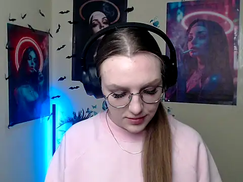 Snapshot of _AlMamiyy_ chatting on December 2025 01:27:01 PM AlMamiyy online show from December 2025 01:27:01 PM