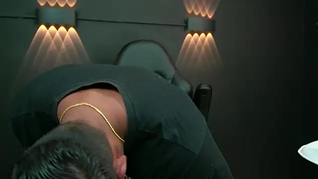 Snapshot of CallumMuscle chatting on December 2024 05:34:01 PM CallumMuscle online show from December 2024 05:34:01 PM