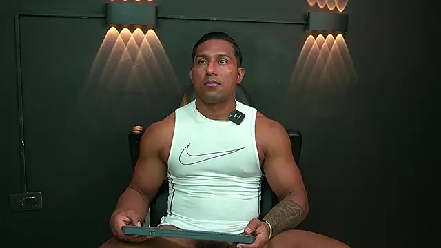 Snapshot of CallumMuscle chatting on January 2025 12:34:02 AM CallumMuscle online show from January 2025 12:34:02 AM