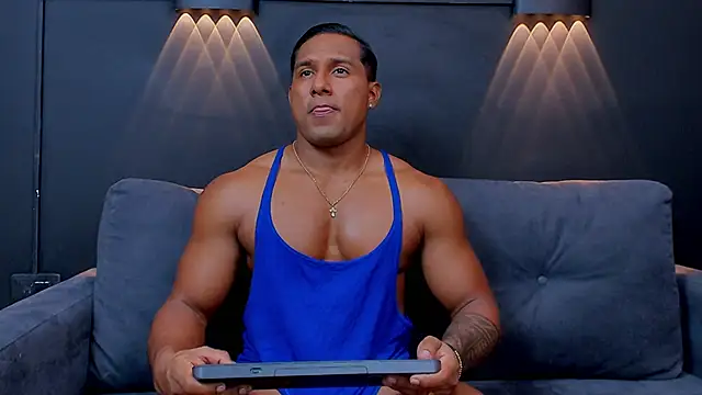 Snapshot of CallumMuscle chatting on January 2025 10:15:02 PM CallumMuscle online show from January 2025 10:15:02 PM