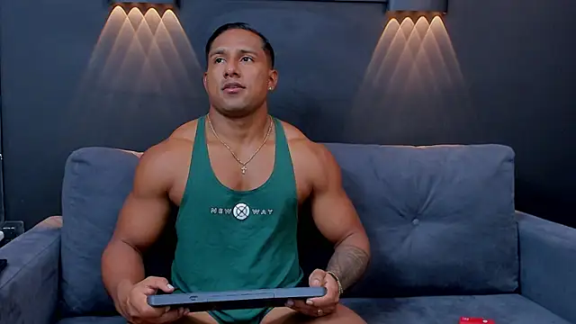 Snapshot of CallumMuscle chatting on January 2025 04:20:01 PM CallumMuscle online show from January 2025 04:20:01 PM