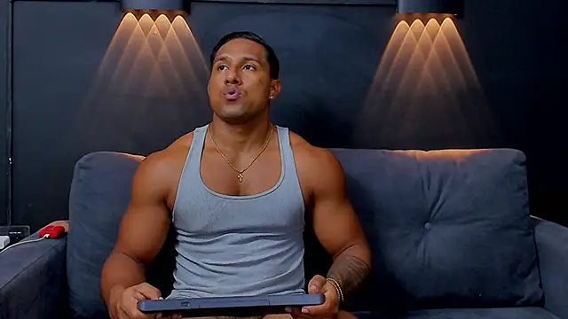 Snapshot of CallumMuscle chatting on February 2025 01:44:02 AM CallumMuscle online show from February 2025 01:44:02 AM