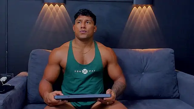 Snapshot of CallumMuscle chatting on February 2025 02:59:02 AM CallumMuscle online show from February 2025 02:59:02 AM