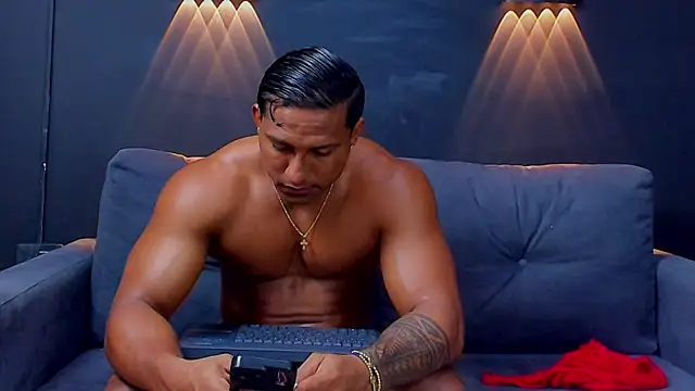 Snapshot of CallumMuscle chatting on February 2025 12:45:02 PM CallumMuscle online show from February 2025 12:45:02 PM