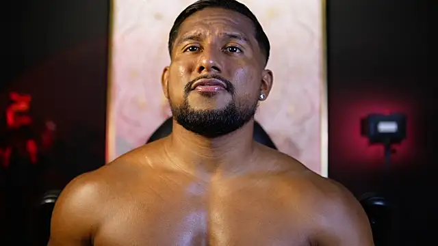 Snapshot of CallumMuscle chatting on October 2025 11:16:02 PM CallumMuscle online show from October 2025 11:16:02 PM