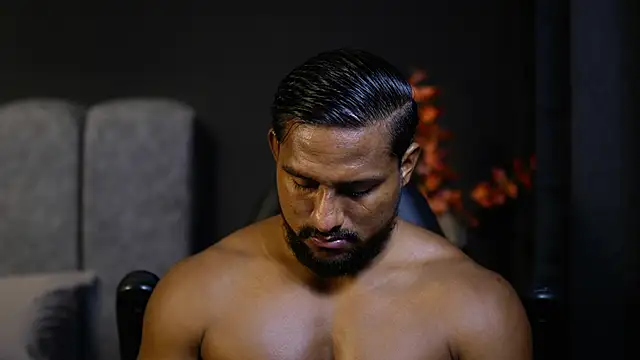 Snapshot of CallumMuscle chatting on November 2025 12:21:01 AM CallumMuscle online show from November 2025 12:21:01 AM