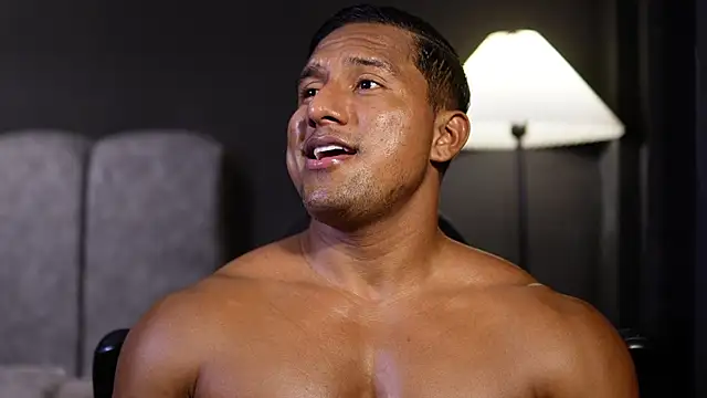 Snapshot of CallumMuscle chatting on December 2025 03:58:02 AM CallumMuscle online show from December 2025 03:58:02 AM