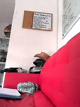 evafoxs online show from November 2025 05:35:01 PM