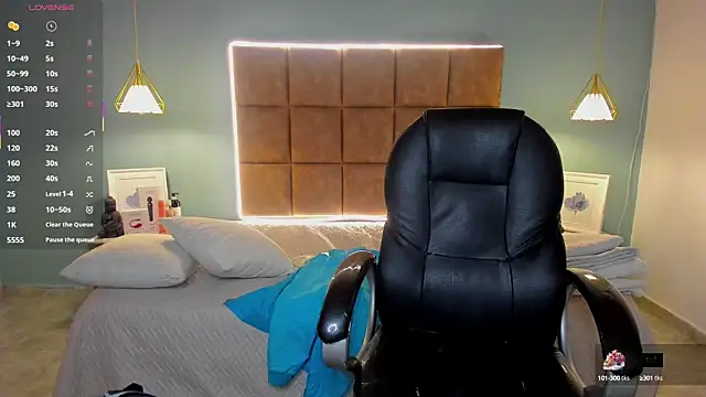 AlejooTwink online show from October 2025 04:43:01 AM