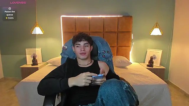 AlejooTwink online show from November 2025 01:16:02 AM