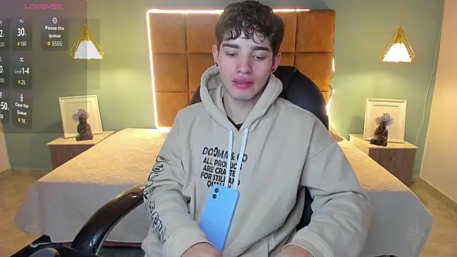 AlejooTwink online show from November 2025 02:43:01 AM