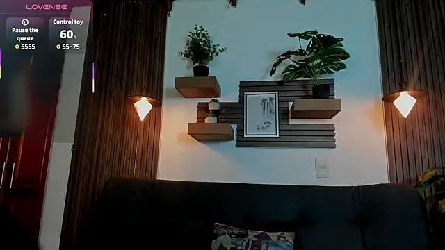 Layla 707 online show from September 2025 11:52:01 PM