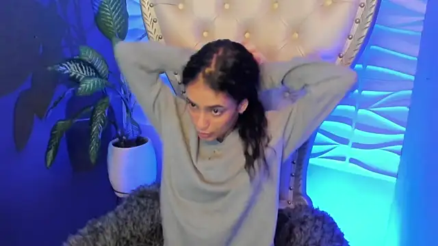 Layla 707 online show from November 2025 01:38:01 AM