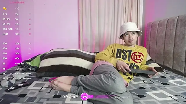 Yellowpokemon23 online show from September 2025 09:49:01 PM