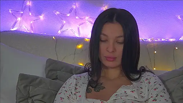 AlexandraBloom online show from December 2024 09:30:01 PM