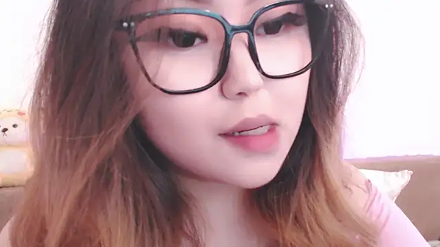 Snapshot of amelia_sunlight chatting on April 2026 05:21:01 PM amelia sunlight online show from April 2026 05:21:01 PM