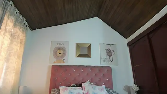 Snapshot of CelessteRedds chatting on October 2025 02:43:02 PM CelessteRedds online show from October 2025 02:43:02 PM