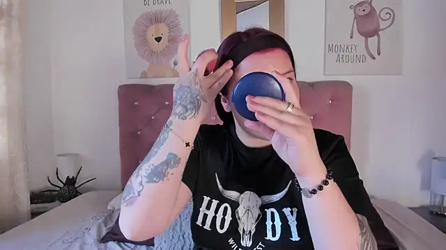 Snapshot of CelessteRedds chatting on November 2025 11:32:01 AM CelessteRedds online show from November 2025 11:32:01 AM