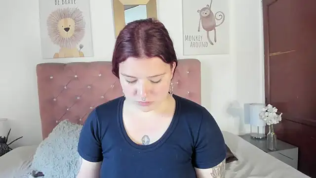 Snapshot of CelessteRedds chatting on November 2025 11:32:02 AM CelessteRedds online show from November 2025 11:32:02 AM