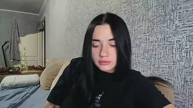 Snapshot of Liana_diva chatting on December 2025 02:14:02 PM Liana diva online show from December 2025 02:14:02 PM