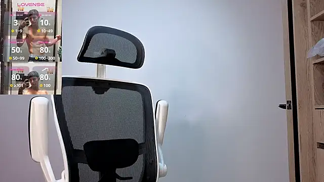 Cristopher23  online show from October 2025 01:25:01 AM