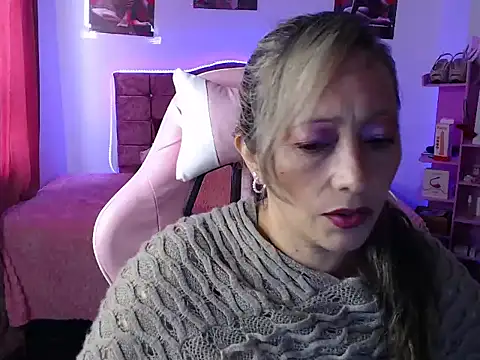 Melanyy 100 online show from February 2025 08:03:02 PM