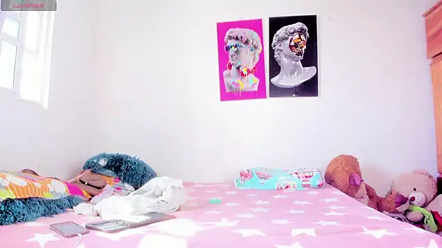 Lilybaudinx96 online show from November 2025 08:22:02 PM