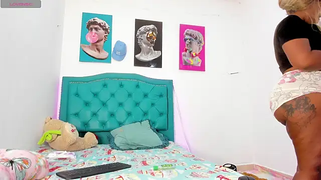 Lilybaudinx96 online show from February 2026 03:00:02 AM