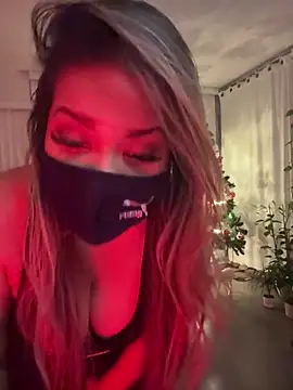 Snapshot of famous_indian_girl chatting on December 2025 04:08:01 AM famous indian girl online show from December 2025 04:08:01 AM