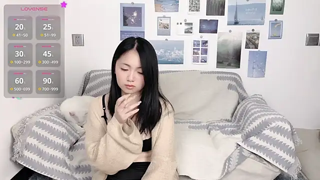 Snapshot of LiLiYbaby chatting on December 2024 06:28:01 PM LiLiYbaby online show from December 2024 06:28:01 PM