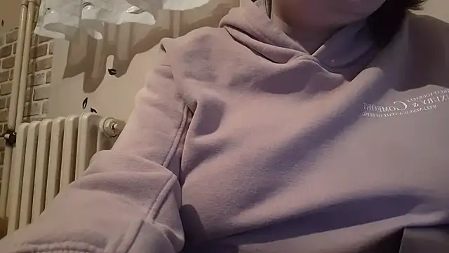 AalinnaK online show from February 2025 04:03:02 PM