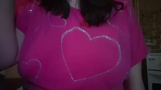 AalinnaK online show from December 2025 06:24:02 PM