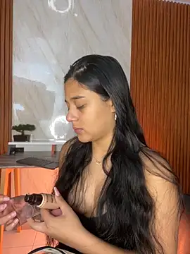 Snapshot of floriamANDjazmin chatting on November 2025 07:07:02 PM floriamANDjazmin online show from November 2025 07:07:02 PM