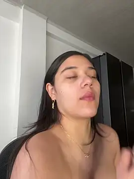 floriamANDjazmin online show from March 2026 08:10:01 PM