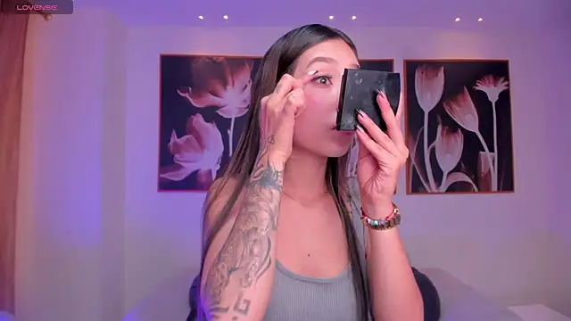 TaraLawrence online show from November 2025 03:27:02 AM