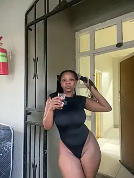 Snapshot of BeautyAuroa chatting on January 2025 04:48:01 PM BeautyAuroa online show from January 2025 04:48:01 PM