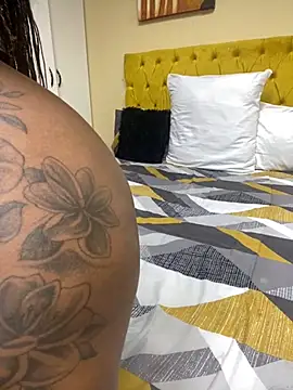 Snapshot of BeautyAuroa chatting on September 2025 06:29:02 PM BeautyAuroa online show from September 2025 06:29:02 PM