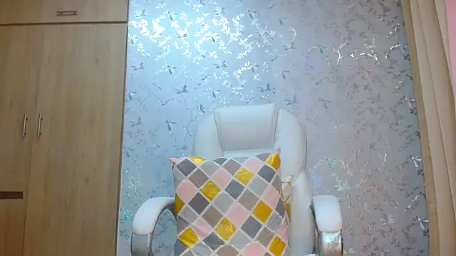 talianaprada online show from January 2025 01:32:01 AM