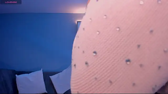 MaddisonLowe online show from November 2025 04:35:01 AM