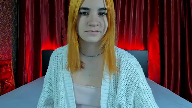 Snapshot of _Polly_Love_ chatting on December 2024 07:05:01 AM Polly Love online show from December 2024 07:05:01 AM