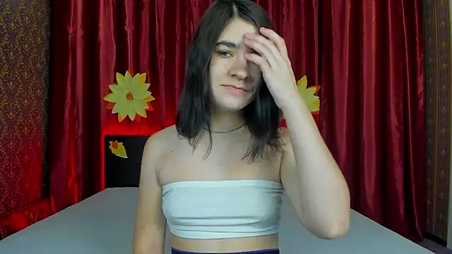 Snapshot of _Polly_Love_ chatting on December 2025 07:13:02 AM Polly Love online show from December 2025 07:13:02 AM