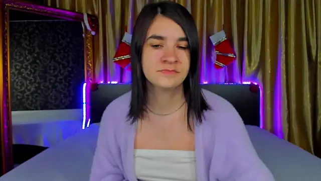 Snapshot of _Polly_Love_ chatting on December 2025 01:15:01 PM Polly Love online show from December 2025 01:15:01 PM